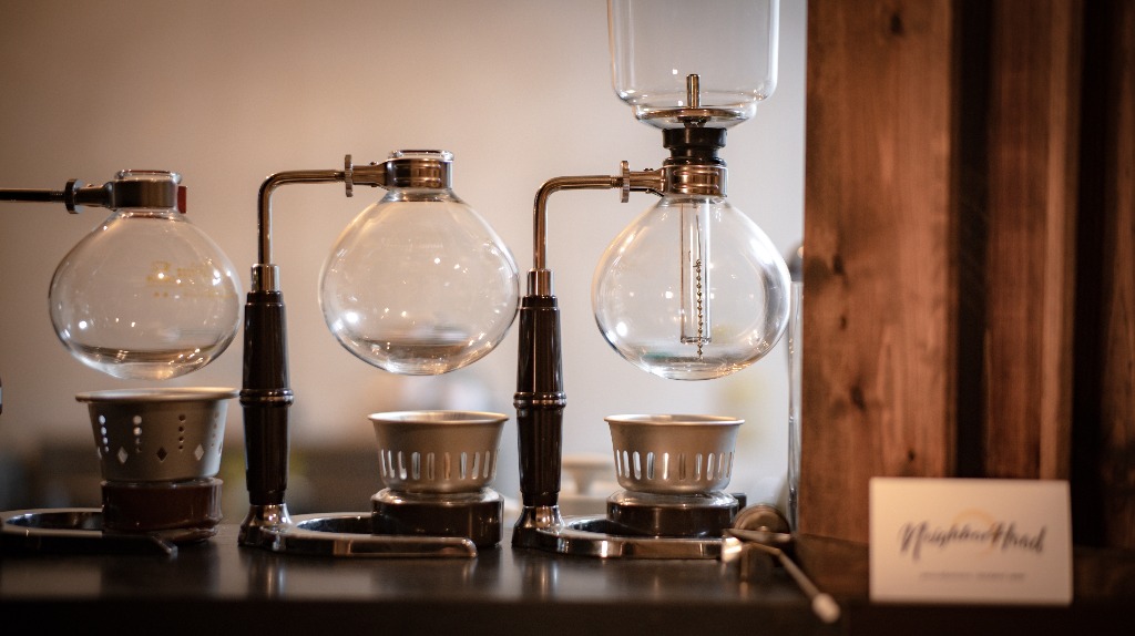 上質な煙が漂う人気のシーシャ（水タバコ）カフェ『珈琲と煙草 喫茶 駄駄羅 だだら』